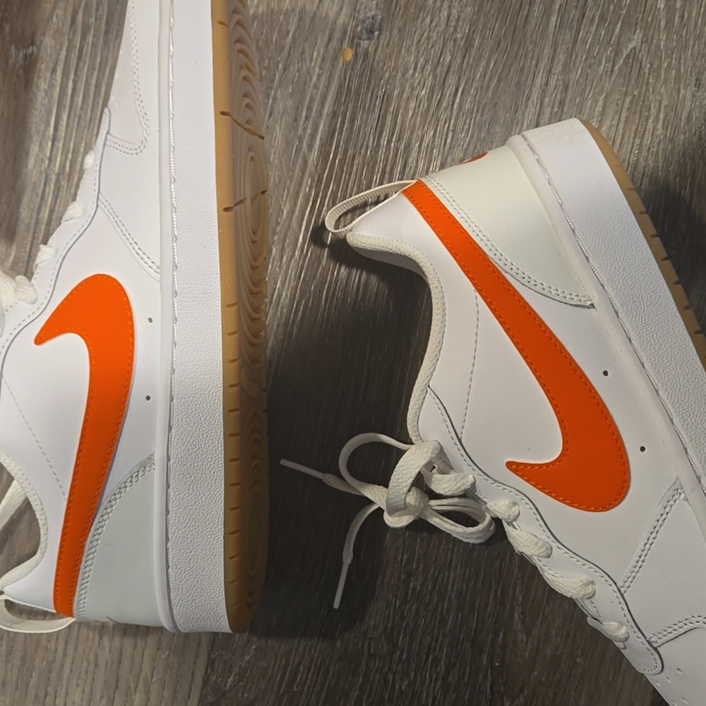 Nike Court Burough Low 2(GS)  Orange Swoosh 6.5 Youth/womens 8 BRAND NEW - Picture 10 of 12